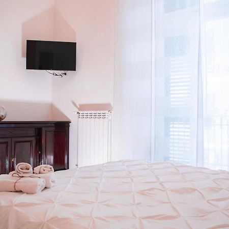 Appartement Luxury Bnb Pisacane à Bari Extérieur photo