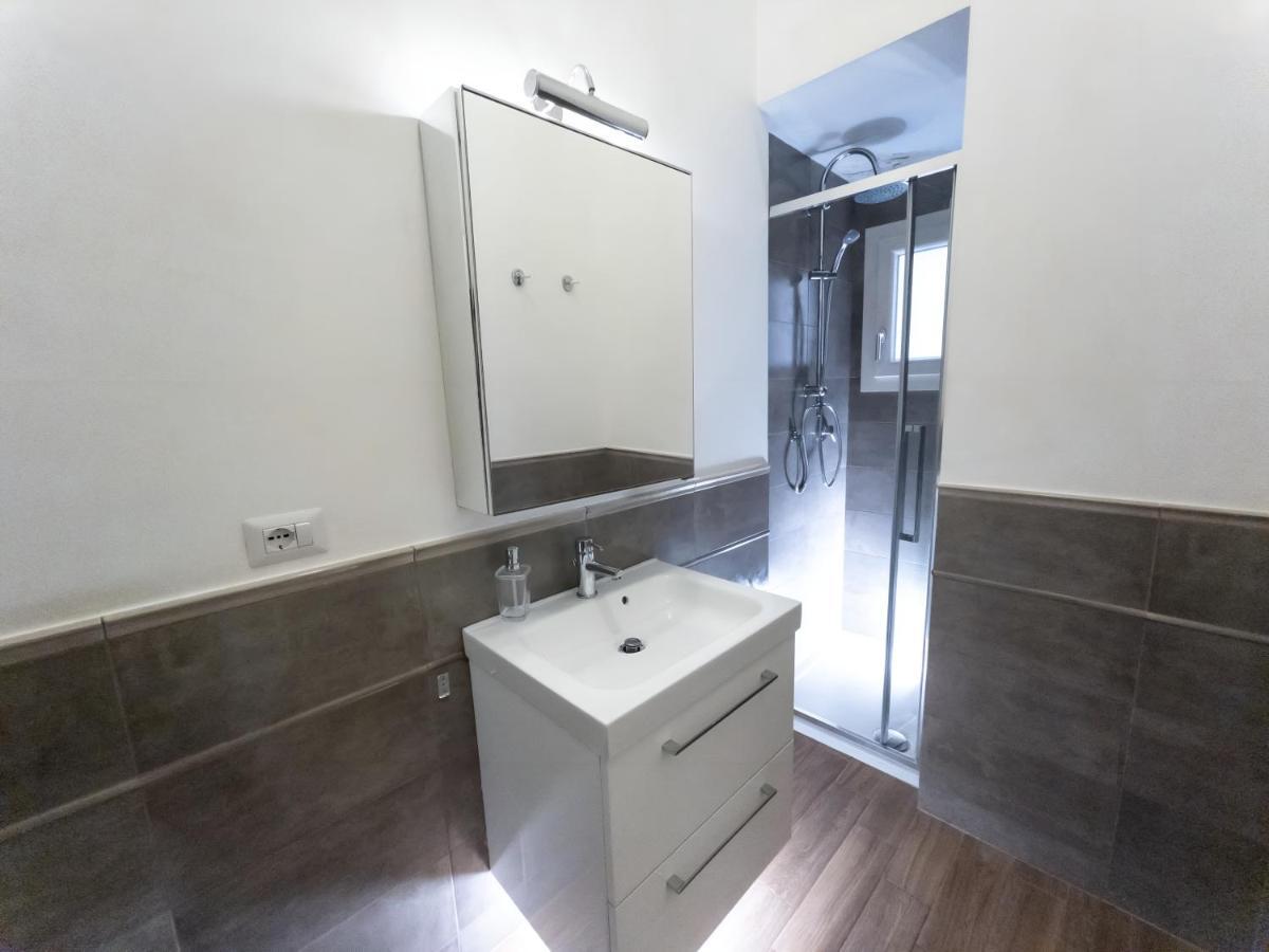 Appartement Luxury Bnb Pisacane à Bari Extérieur photo